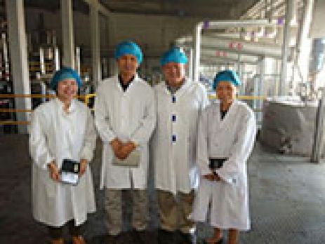 欢迎泰国客户来我司参观交流